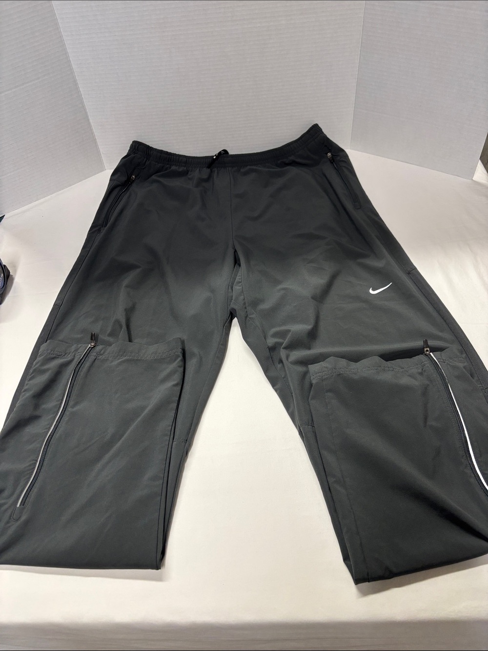 Nike Men's Grey Dri-FIT Zip Pocket Joggers